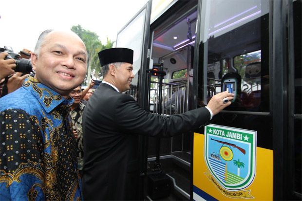 Capsule Bus Koja Trans...