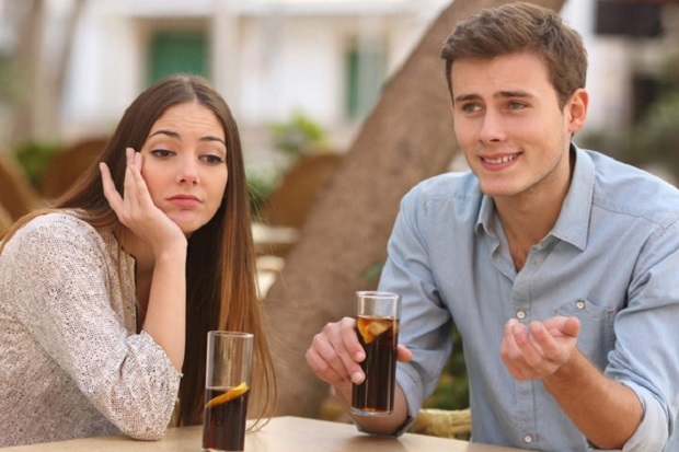 Apakah Pacar Anda Pemalu?...