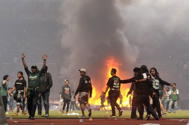Persebaya Kalah, Stadion...