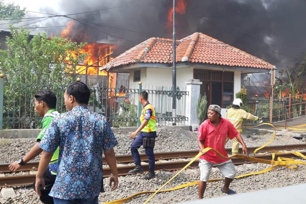 Kebakaran Dekat Stasiun...