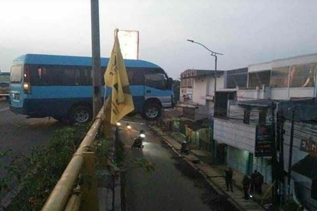 Mengerikan, Mobil Angkutan...