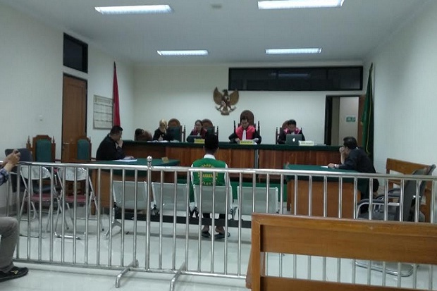 Cabuli Murid di Parkiran...