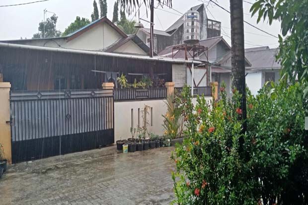 Hujan Disertai Angin...