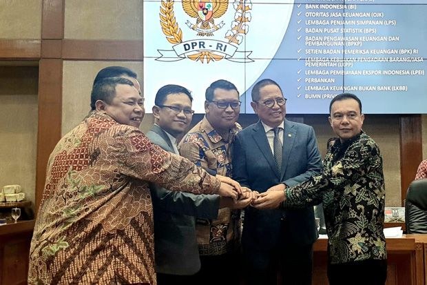 Terpilih Ketua Komisi...