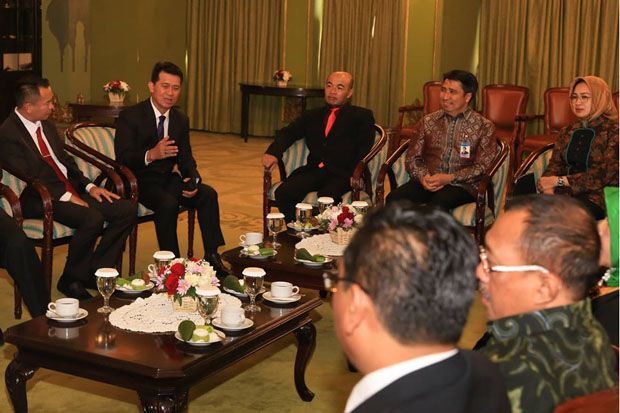 Bupati Klungkung Hadiri...