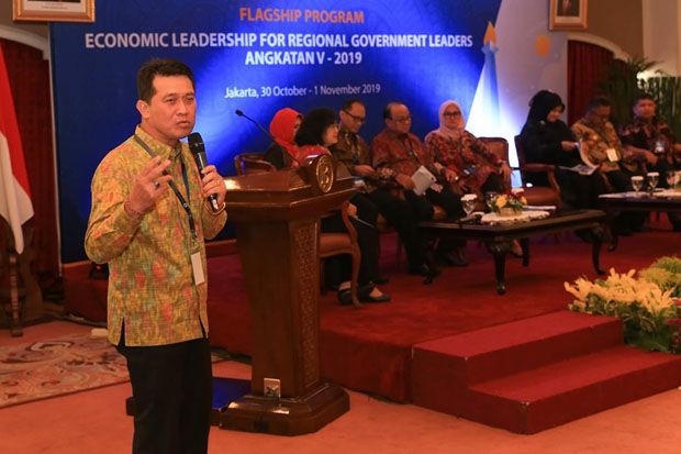 Bupati Suwirta Kenalkan...