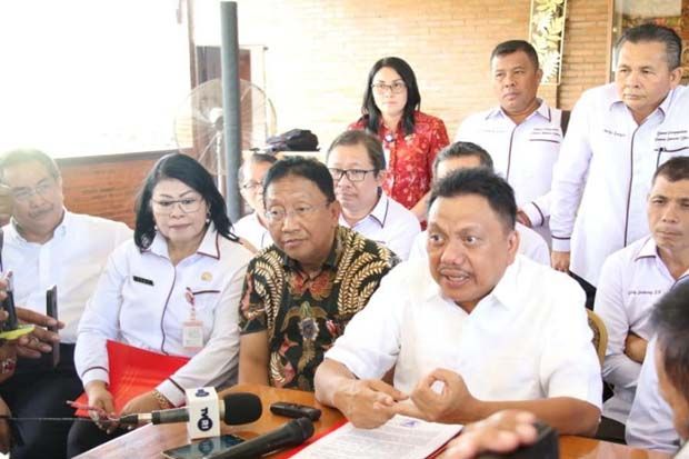 Gubernur Sulawesi Utara...