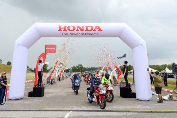 Total Control Honda...