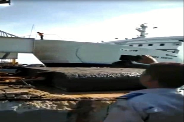 Cuaca Buruk, Kapal Feri...