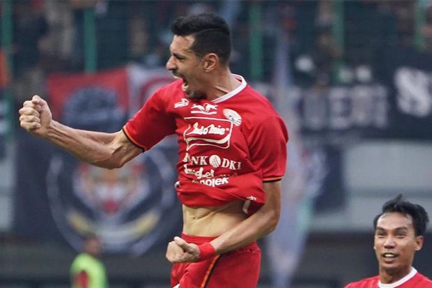 Andritany Gagalkan Penalti,...
