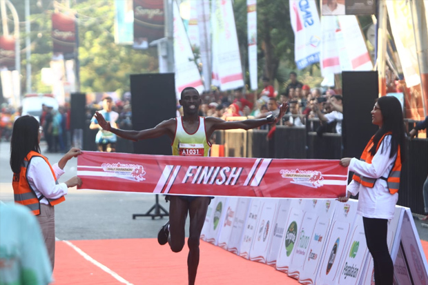 Pelari Kenya Juara Run...