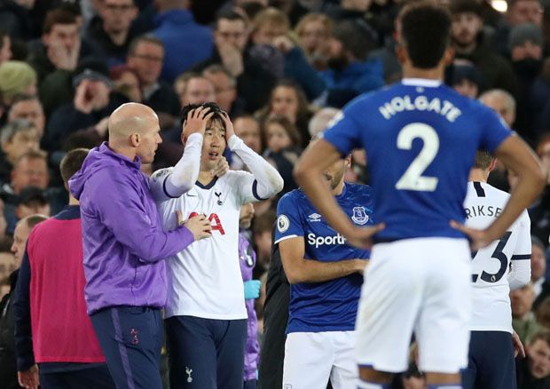 Pemain Everton Geruduk...