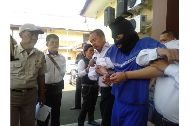 Polisi Tembak Pembunuh...
