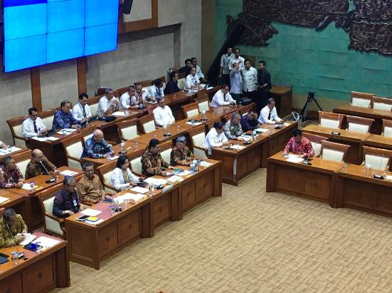 Sri Mulyani Tegaskan...