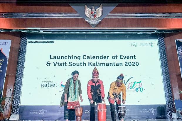 Tak Mau Tergantung Tambang,...