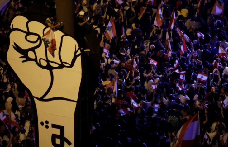 Demonstran Lebanon Blokir...