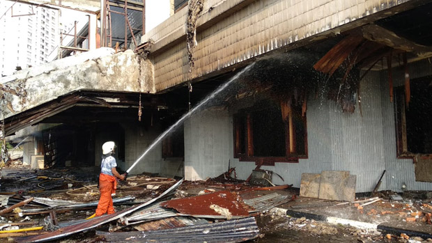 Hailai Terbakar, Tempat...