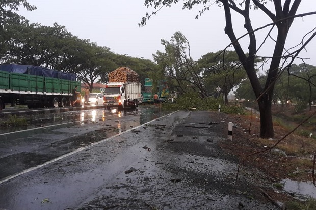 Detik-detik Hujan Angin...