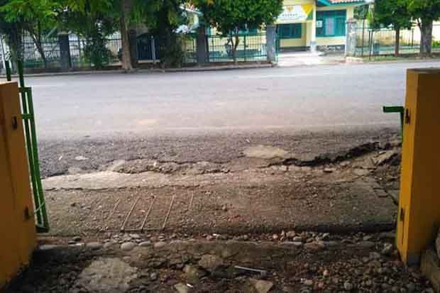 Kawanan Maling Pagar...