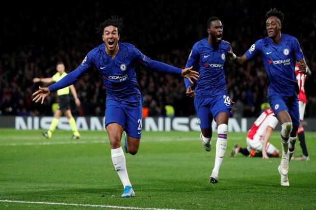 Dramatis, Chelsea Selamat...