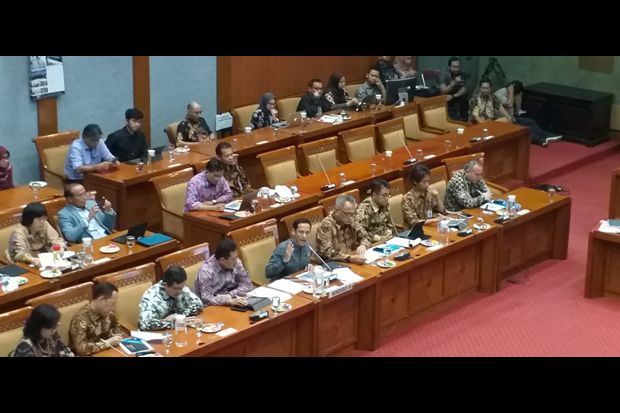 Di Hadapan Komisi X,...