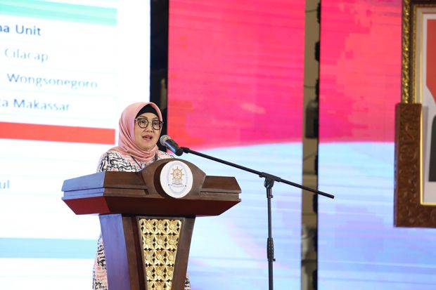 Kementerian PANRB Serahkan...
