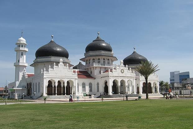 Liburan ke Serambi Mekkah,...