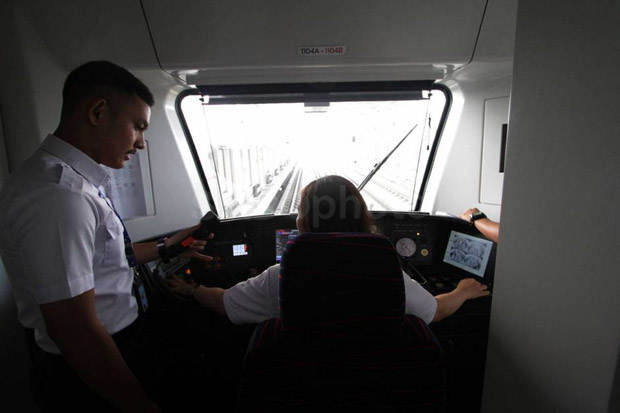 Jokowi Sebut LRT Jabodebek...