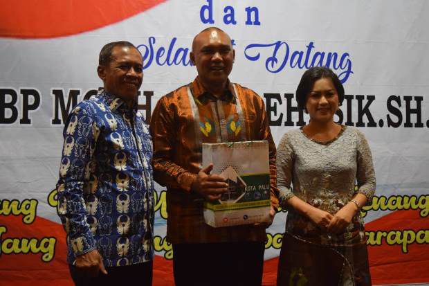 Wali Kota Hidayat Hadiri...