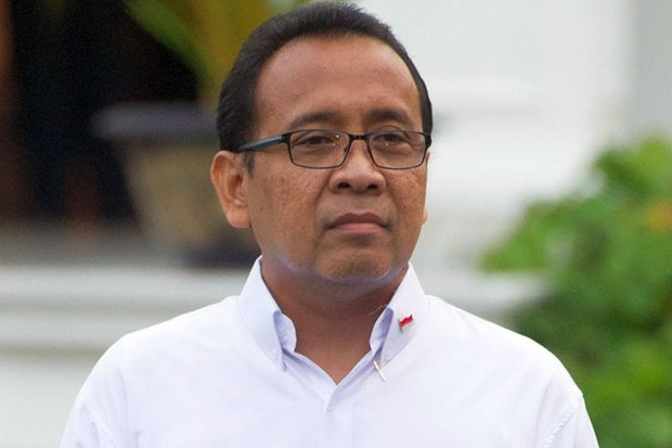 Istana: Pemangkasan...