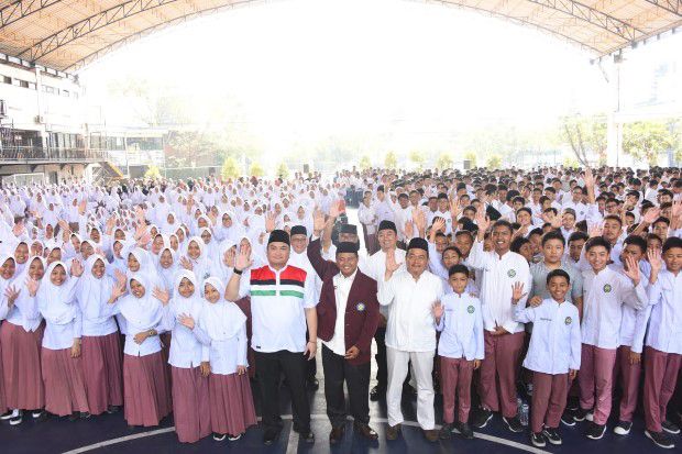 Plh. Gubernur Jabar...