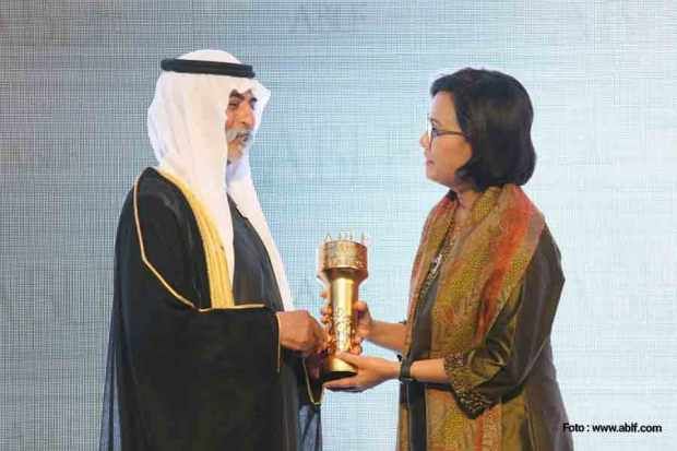 Menkeu Sri Mulyani Raih...