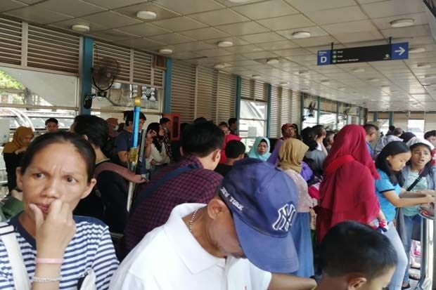 Armada Terbatas, Penumpang...