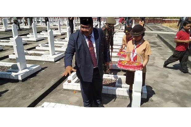 Peringati Hari Pahlawan,...