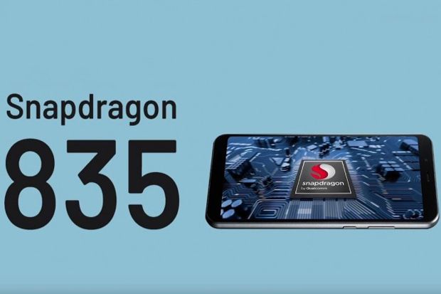Sharp AQUOS V dengan...