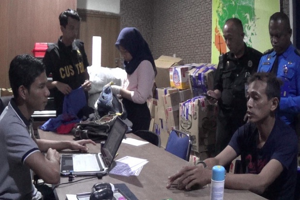 Warga Malaysia Ditangkap...