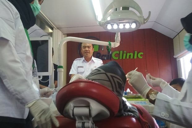 Berobat Gratis, Ratusan...