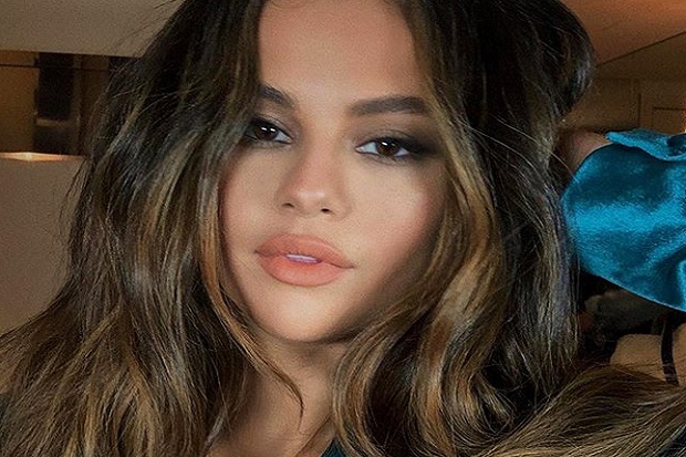 Selena Gomez Ajak Fans...