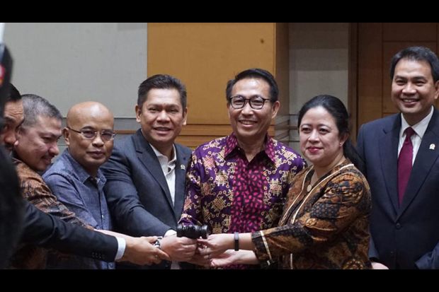 DPR Minta Masyarakat...