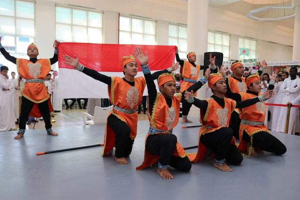 Tari Tradisional Indonesia...