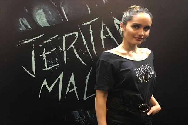 Cinta Laura Raih Penghargaan...