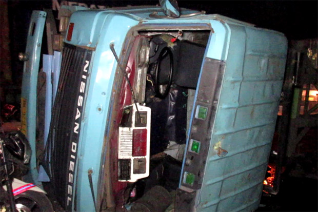 Hindari Mobil Menyalip,...