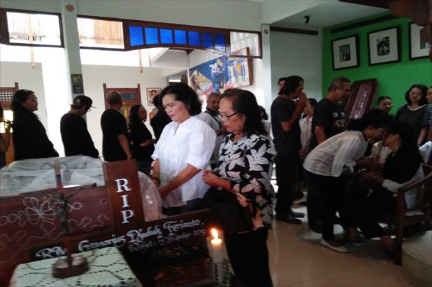 Ratusan Pelayat Datangi...