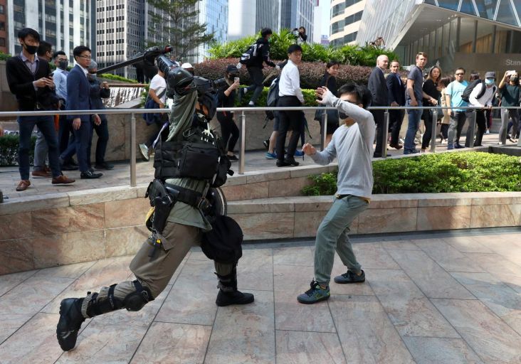Hong Kong Liburkan Semua...
