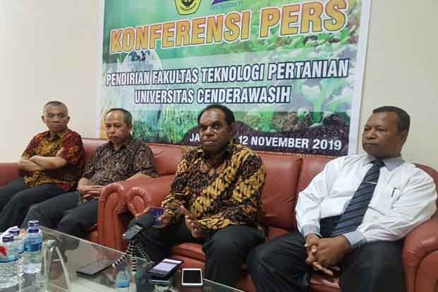 Uncen Siap Mendirikan...