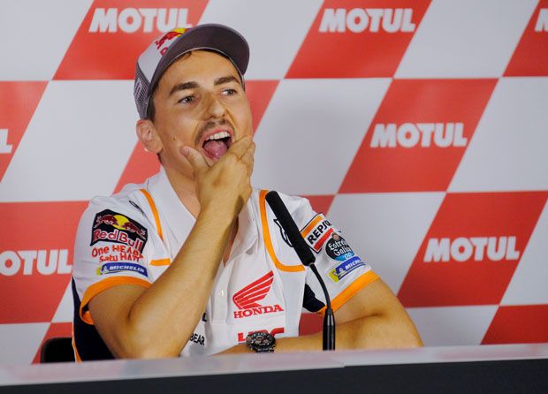 Lorenzo Umumkan Pensiun,...