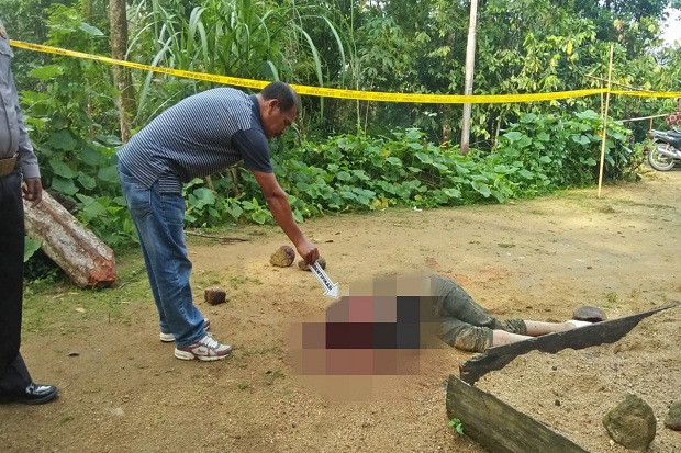 Kesal Kakak Gedor Pintu,...