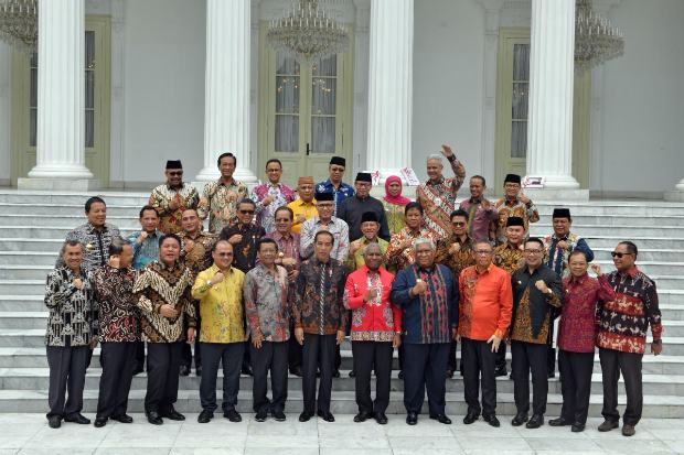 Gubernur Gorontalo Tampil...
