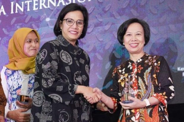 Sampoerna Raih Penghargaan...