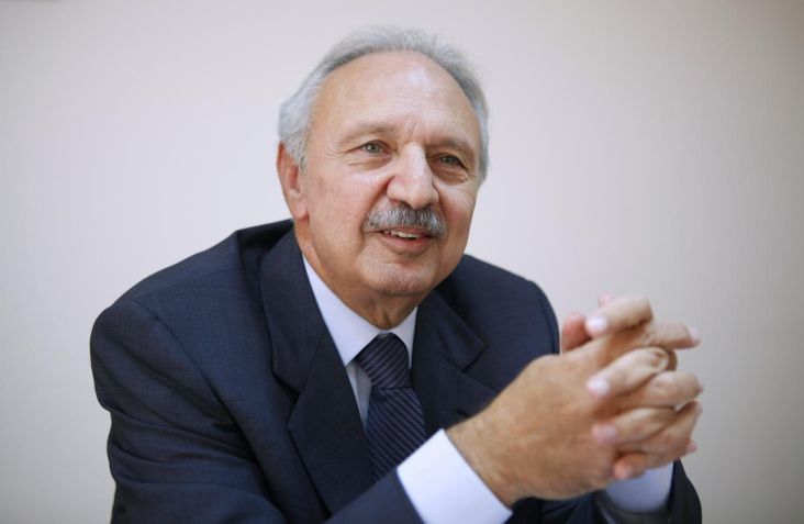 Safadi Muncul Sebagai...